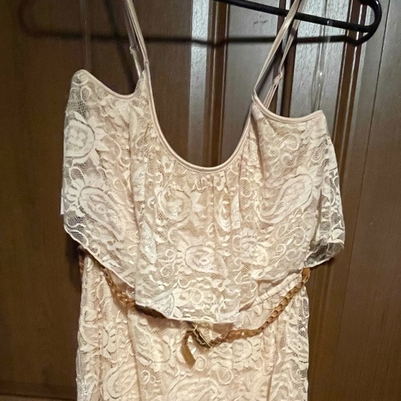 Lace dress - Picture 1 of 2